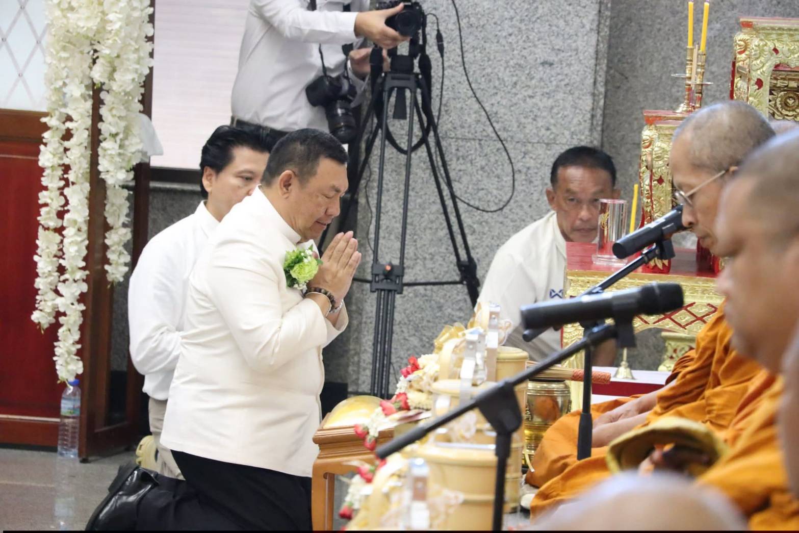 title - ศูนย์ส่งเสริมและพัฒนาอาชีพเสริมนอกภาคการเกษตร โดย สำนักงานการปฏิรูปที่ดินเพื่อเกษตรกรรม จัดโครงการพัฒนาบุคลากรเพื่อเพิ่มประสิทธิภาพการดำเนินงานด้านศิลปหัตถกรรม กิจกรรมไหว้ครูช่าง ณ ชั้น 2 อาคารพระมิ่งขวัญ ศูนย์ส่งเสริมและพัฒนาอาชีพเสริมนอกภาคการเกษตร (ศูนย์ศิลปาชีพบางไทรฯ (เดิม))